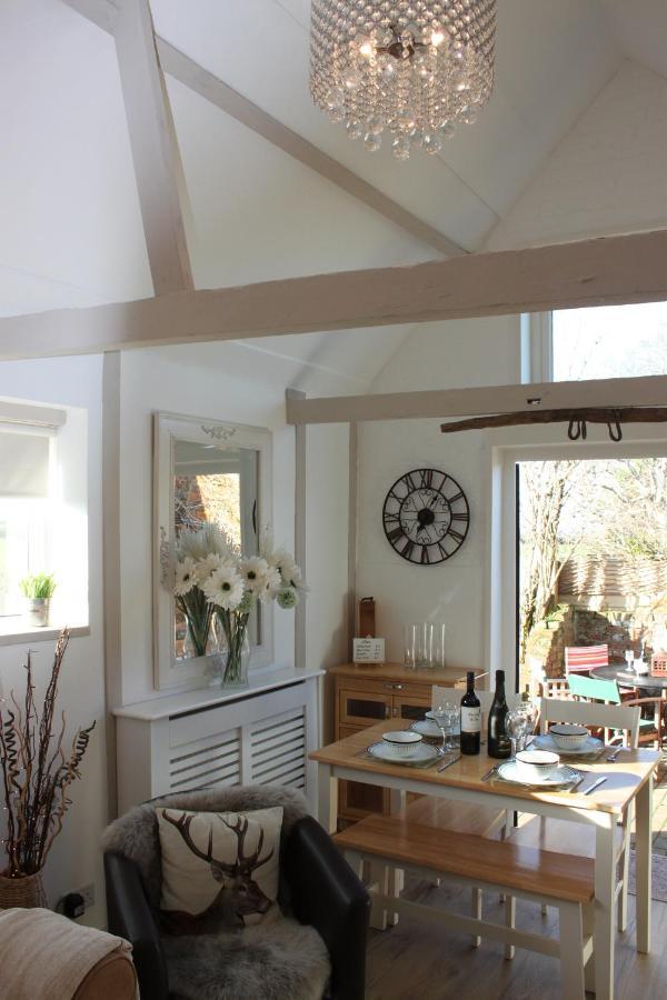 Beautiful Barn Conversion, 3 Bed, Hot Tub, Sauna, Gym, Enclosed Garden Ryde  Εξωτερικό φωτογραφία