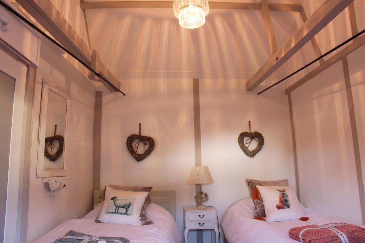 Beautiful Barn Conversion, 3 Bed, Hot Tub, Sauna, Gym, Enclosed Garden Ryde  Εξωτερικό φωτογραφία